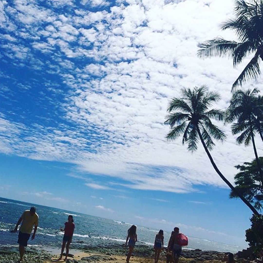 山田優依さんのインスタグラム写真 - (山田優依Instagram)「Miss the blue  ここのところお天気良くないから よりいっそう海外の空も香りも空気も恋しい🥺  #Hawaii #honolulu #Kahala」10月12日 18時32分 - yui_gourmetwalker