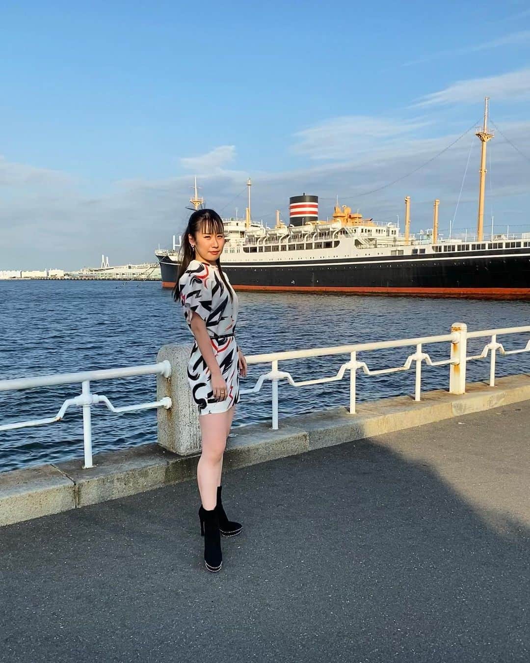 のインスタグラム：「いいお天気だったな〜🌞🛳﻿ ﻿ #山下公園  #ship #みなとみらい #fashion  #photo #likeforlikes  #photooftheday #instagood #igers #좋아요 #写真好きな人と繋がりたい #여행 #가족여행 #여행스타그램 #お洒落さんと繋がりたい #sexy #coodinate #zara #fashiongram  #onepiece #hairstyle #style #コーディネート #followｍe #follow #instalike #photooftheday #旅行好きな人と繋がりたい #tripgram #sunnyday」