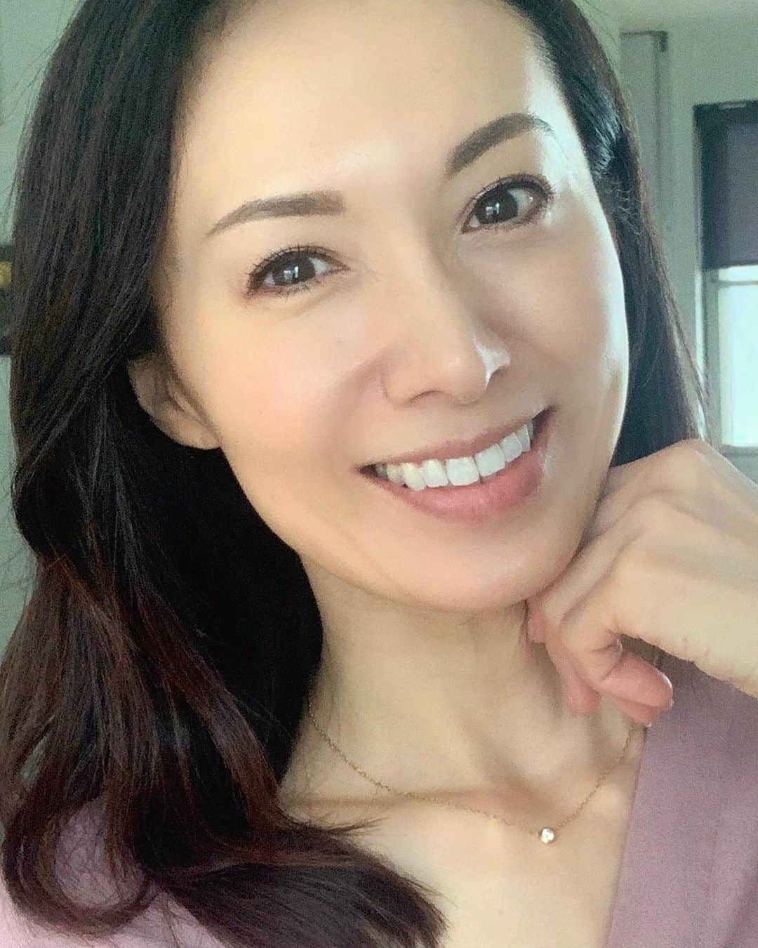 のインスタグラム：「・ ・ ・ 『ゆっくり』 ・ ・ 先週は色々と予定が入っていて 少しお疲れの週末でしたが… 今日は家でゆっくりして復活！ ・ ・ ・ 今週はヨガのレッスンがお休みなので 家トレしまーす♪ ・　 来週のレッスンは 久しぶりにご参加くださる方がいるので お会いするのが楽しみ♪ ・ 足を運んでくださる… 本当にありがたいです♡ ・ ・ ・ #駒田奈美#オスカープロモーション #モデル#ゆっくり#復活#疲れた #ヨガ#レッスン#ありがたい#参加」