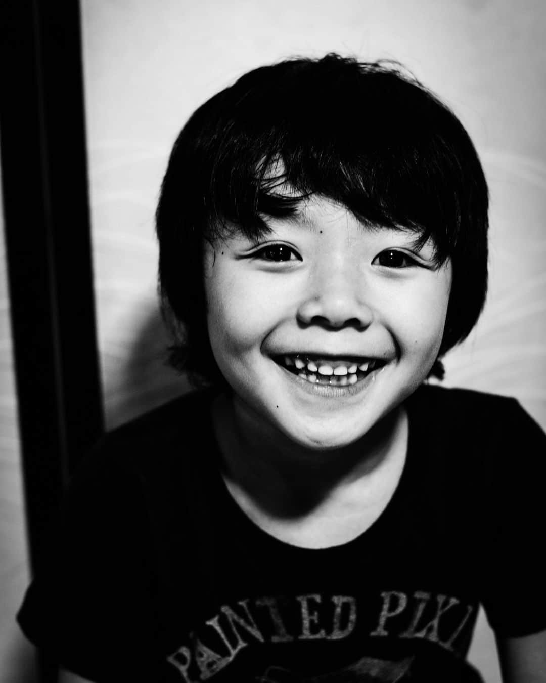 永瀬正敏さんのインスタグラム写真 - (永瀬正敏Instagram)「《"Smile” from Japan》﻿ ﻿ Photographed by M.Nagase﻿ ﻿ ﻿ #Smile #シリーズ #japan #日本﻿ #映画さいはてにてで共演した少年﻿ #ピュアな子供の笑顔もグッとくる﻿ #まだ多分子供の歯が可愛い﻿ #チアンショウチョン監督作 #姜秀瓊 導演﻿ #staysafe #笑顔 #届きますように ﻿ #永瀬正敏 #masatoshinagase﻿ #masatoshi_nagase_photography﻿」10月12日 19時15分 - masatoshi_nagase_official