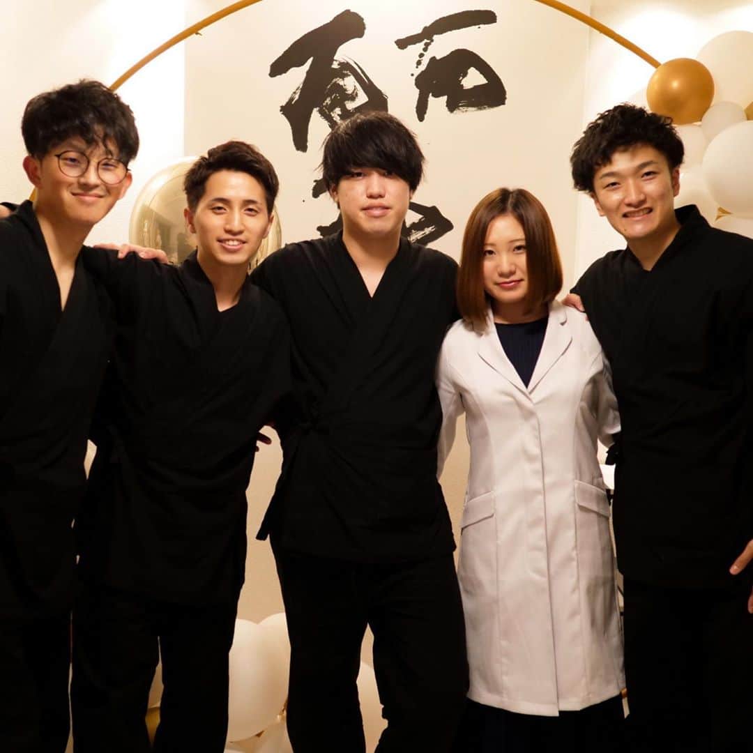 美容整体師川島さん。のインスタグラム：「【整体Filament OSAKA】 遂に10/18 (日)グランドオープン。 大阪市 堀江にて始動します！ . 3分で身体が変わる整体を 体感してみてください！ . 【オープンイベント】 ・川島式整体 ・川島式小顔矯正 ・二重整体 ・猫背整体など . 全てのメニューを初回お試しワンコイン体験 イベントを実施してますので、 この機会にお試しください☺️ . #整体Filament #大阪市 #堀江 #美容 #小顔矯正 #整体院 #美容サロン  #猫背矯正」