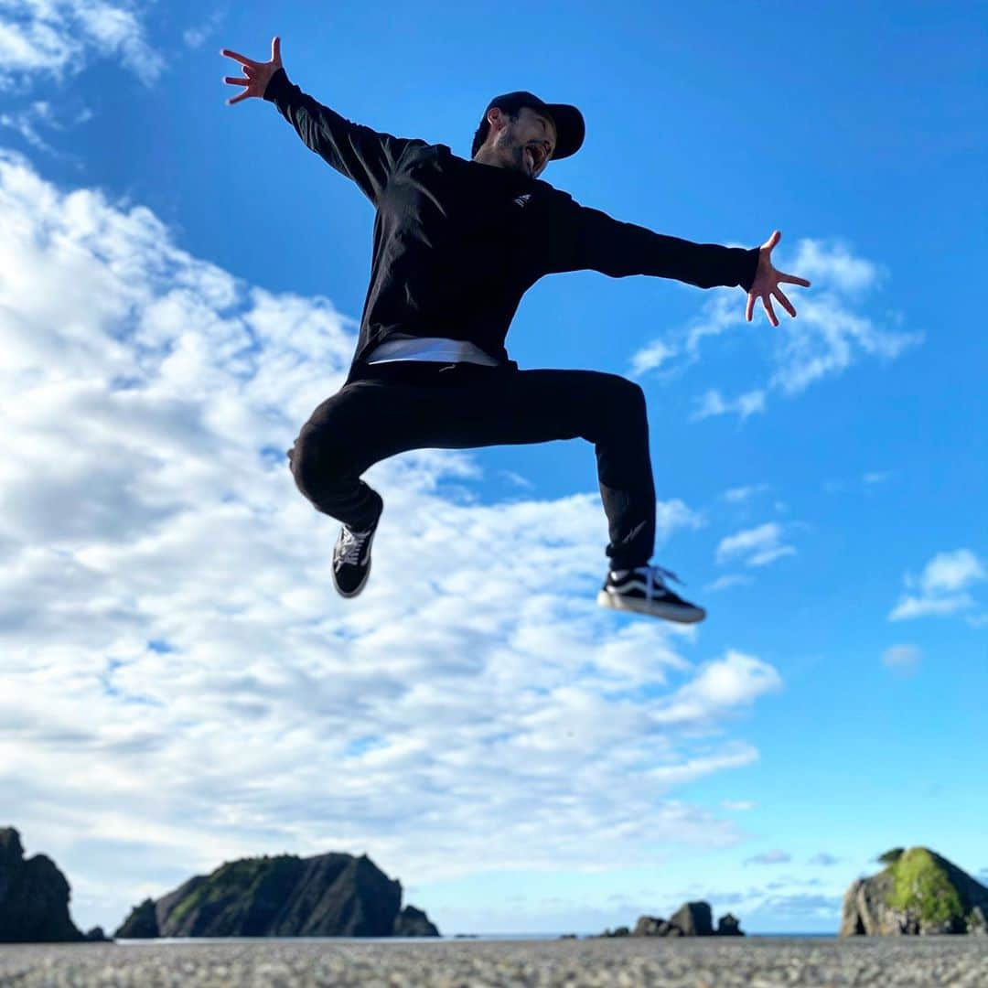 元気☆たつやのインスタグラム：「飛ぶぞ！  #ジャンプ #JUMP #写真 #空 #ENERGY #sky #飛ぶ #followｍe」