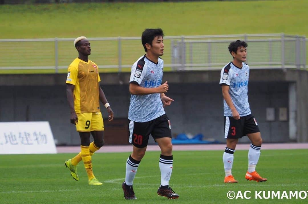 ROASSO KUMAMOTOさんのインスタグラム写真 - (ROASSO KUMAMOTOInstagram)「⚽️ ／ 10.11.SUN.第21節 VS 福島ユナイテッドFC フォトレポートPart① ＼ -----﻿ NEXT GAME﻿ 🗓 10.17.SAT ⏰ 13:00 KICK OFF﻿ 🆚 Y.S.C.C.横浜 🏟 ニッパツ三ツ沢球技場 📺 DAZN -----﻿ #ロアッソ熊本 ﻿ #2020シーズン ﻿ #繋続 #TSUNAGI﻿ #つなぎ  #2020の主役は誰だ  #河原創 #岡本知剛 #谷口海斗 #衛藤幹弥 #中原輝 #内山圭 #roasso﻿ #熊本﻿ #Jリーグ﻿ #jleague﻿ #サッカー﻿ #ゴール ﻿ #えがお健康スタジアム﻿ #感謝﻿ #いまできること﻿ #がんばろう日本﻿ #みんなで乗り越えよう ﻿ #jリーグにできること」10月12日 19時48分 - roassokumamoto_official