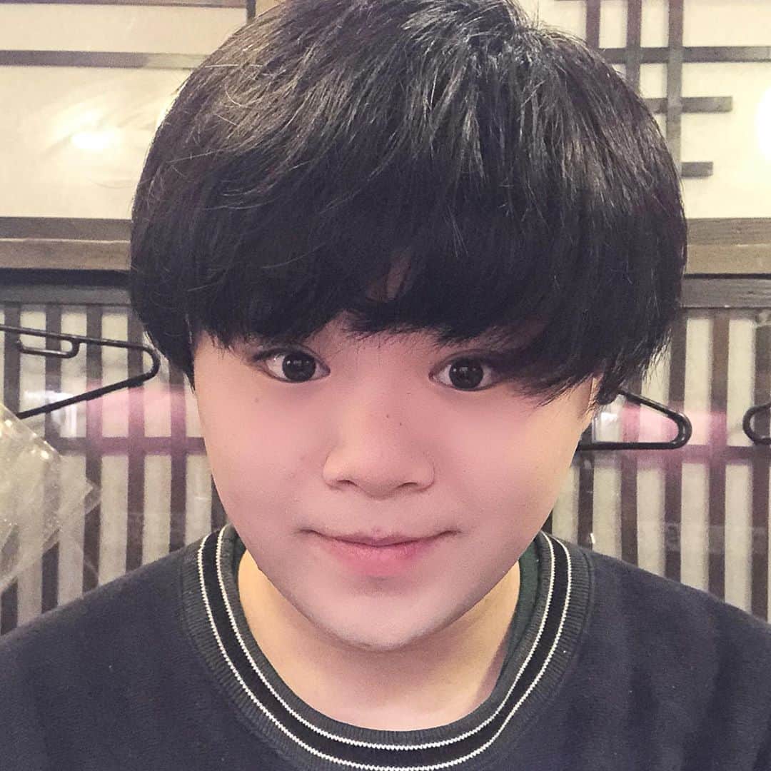 のインスタグラム：「髪切りに原宿いきました✂️ 竹内さんありがとう @shiny629」