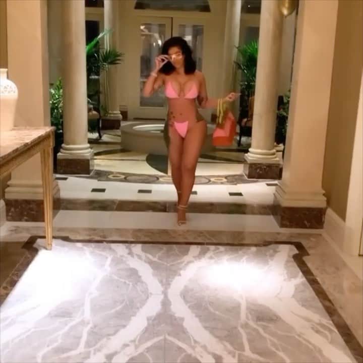セレステ・バーバーのインスタグラム：「Dear World, You’re welcome. Love Cardi and Celeste.  #celestechallengeaccepted  #celestebarber  #funny  #cardi」