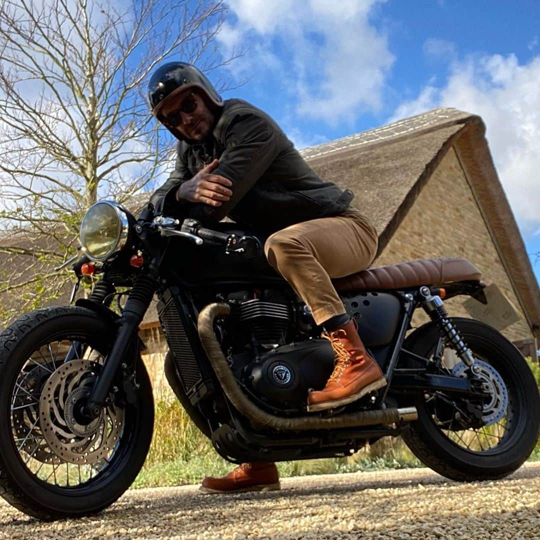 デビッド・ベッカムさんのインスタグラム写真 - (デビッド・ベッカムInstagram)「Ride along 🏍」10月12日 19時59分 - davidbeckham