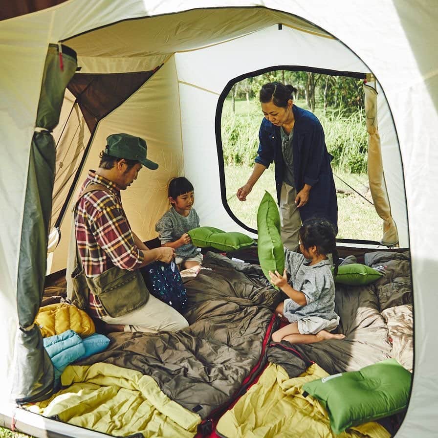 Coleman Japanのインスタグラム：「＼快適な睡眠💤をサポート！／  まるで自宅のベッド🛌のような快適さのマットや、ウォッシャブルでバリエーション豊富なスリーピングバッグなど、コールマンの快眠グッズで秋冬キャンプは最高の寝心地を手に入れよう😴  ・ ・ ・ #灯そうColeman #灯そうコールマン #灯そう #Coleman #コールマン #Camp #キャンプ #Outdoor #アウトドア #Tent #テント #Camp #キャンプ #Outdoor #アウトドア #スリーピングバッグ #寝袋 #シェラフ #キャンパーインフレーターマットハイピーク」