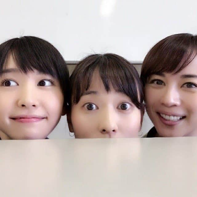 戸田恵梨香さんのインスタグラム写真 - (戸田恵梨香Instagram)「☀︎  3人姫可愛すぎます🥺💕  恵梨香ちゃん末っ子っぽくてかわいい💓 #戸田恵梨香 #戸田恵梨香好きな人と繋がりたい #新垣結衣 #比嘉愛未 #コードブルー」10月12日 20時09分 - _hhhinaaa_