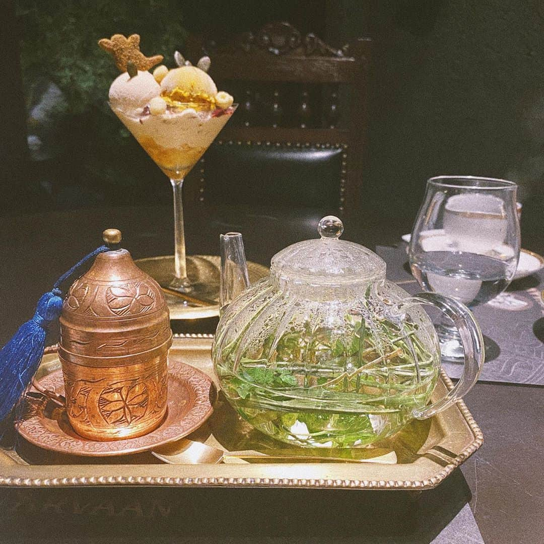 佐々木茜さんのインスタグラム写真 - (佐々木茜Instagram)「. . 👻の誕生日に 👻が乗ったパフェ 美味しかったな〜〜〜 . .」10月12日 20時24分 - akane_madder2