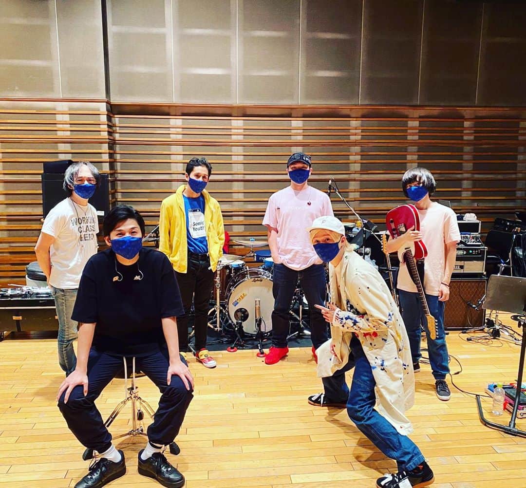 山田義孝のインスタグラム：「💥💥💥 リハーサル！ 18日の新歌舞伎座そして 21日の11周年記念配信ライブは このメンバーでお送りします✌︎✨ 会場もしくはそれぞれの家から ライブを一緒に楽しもう🌞🌞🌞」