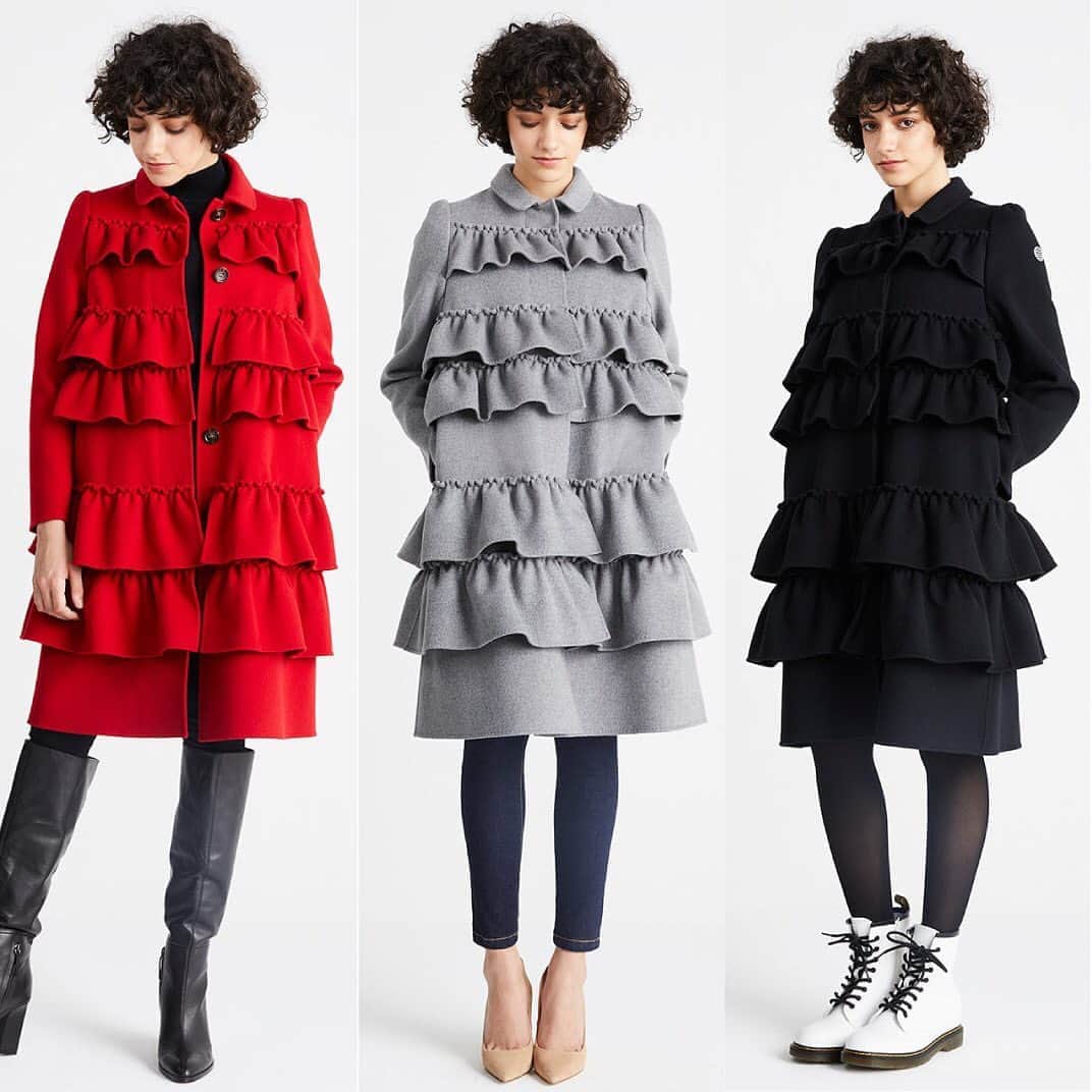 BORDERS at BALCONYのインスタグラム：「本日から発売になりましたWinter Collectionの注目は、⁠⠀ なんと言っても、⁠⠀ ウールコートシリーズ。⁠⠀ ⁠⠀ スーパー140s'の上質な素材は⁠⠀ ウール100％なのに⁠⠀ まるでカシミヤのようななめらかさと⁠⠀ 柔らかくて鮮やかな発色が特徴です。⁠⠀ ⁠⠀ ひと目で上質と分かるしなやかな艶は⁠⠀ 立ち振舞いまで上品に。⁠⠀ 冬の着こなしを確実にアップデートしてくれる一枚。⁠⠀ ⁠⠀ ぜひオンラインストアでチェックしてくださいね。⁠⠀ ⁠⠀ ⁠⠀ #bordersatbalcony #ボーダーズアットバルコニー #ボーダーズ #BORDERS #柴田陽子 #yokoshibata⁠⠀ #新商品発売 #productlaunch #comingsoon#newproductalert #新商品」