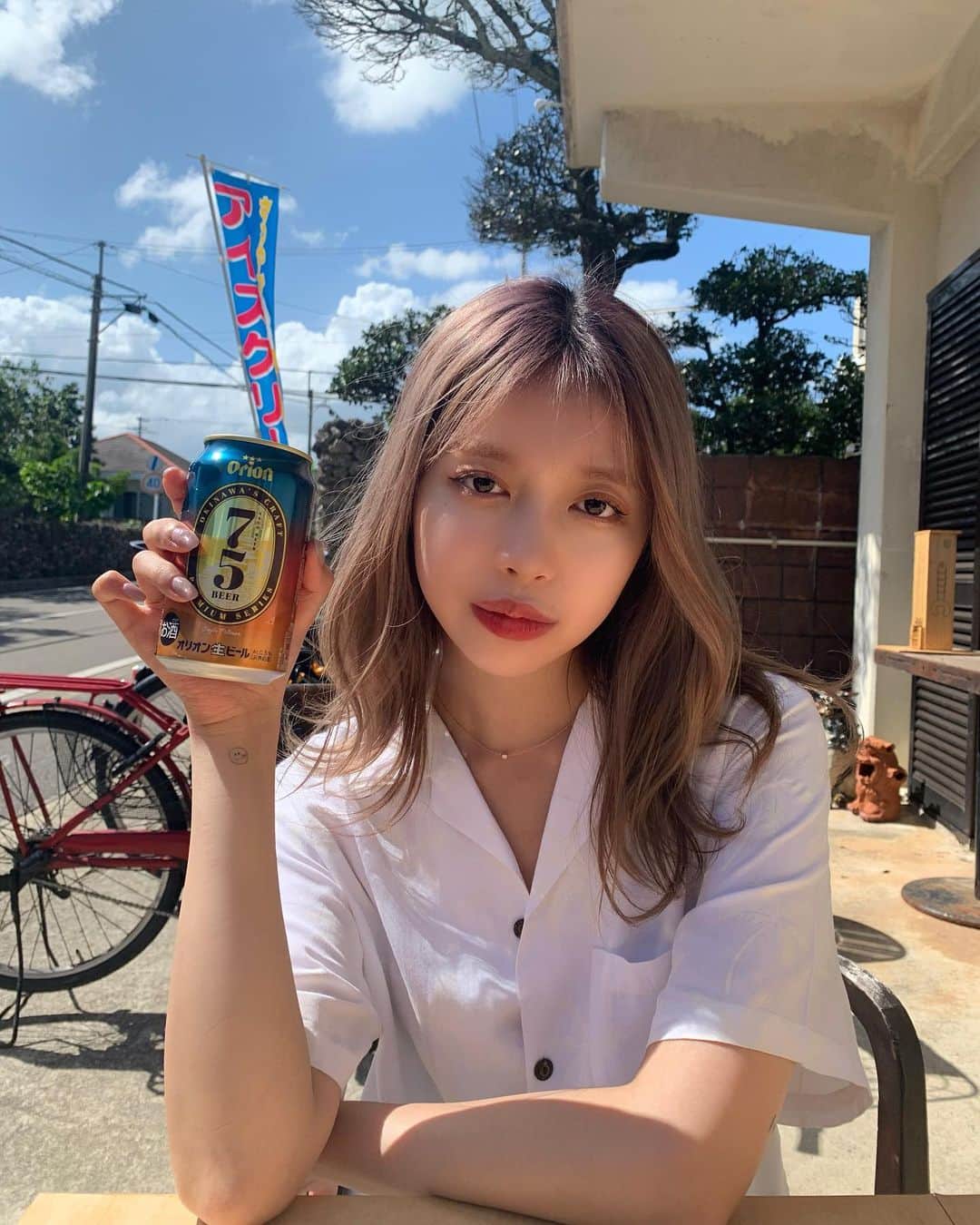のインスタグラム：「最高の天気と最高のビール🍺💛  そして最高の髪色♡ なんだこの透け感は！ありがとうございます︎☺︎ @xxkenstagramxx」