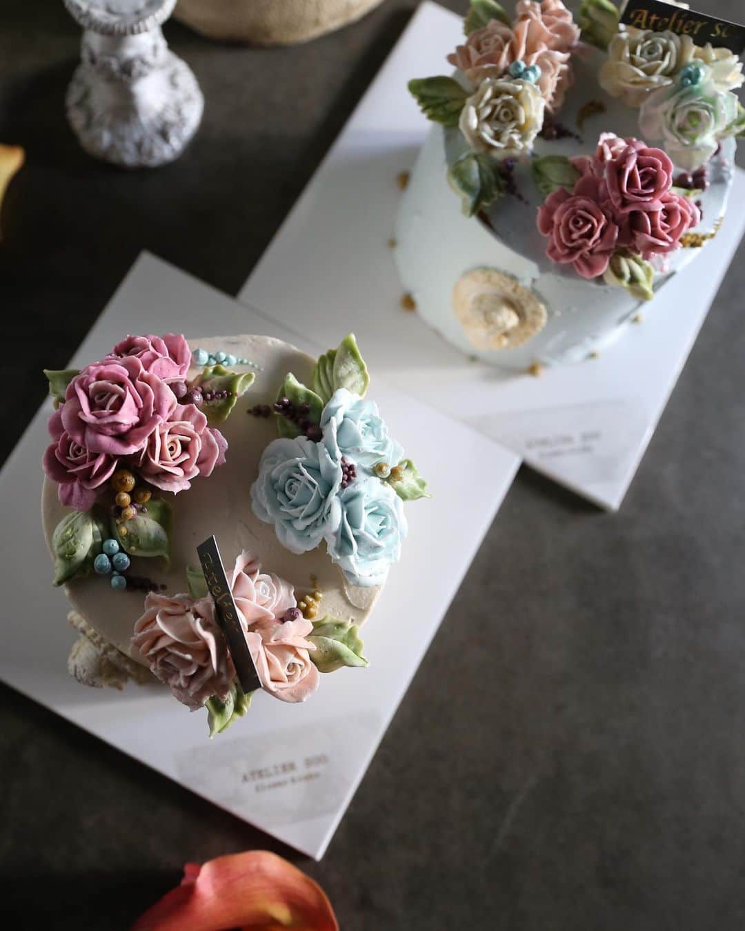 청담 수케이크 (atelier soo)さんのインスタグラム写真 - (청담 수케이크 (atelier soo)Instagram)「ㅡ Sooclass Basic 1. Mini rose collection. Vintage.  ㅡ #flower #cake #flowercake #partycake #birthday #bouquet #buttercream #baking #wilton #weddingcake ㅡ www.soocake.com vkscl_energy@naver.com」10月12日 20時39分 - soocake_ully