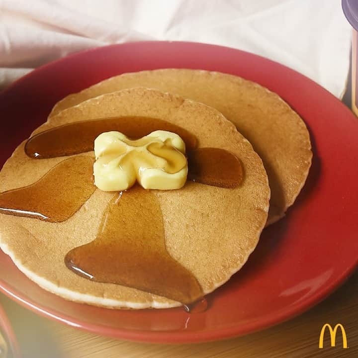 McDonald's Philippinesのインスタグラム：「Thinking about tomorrow morning? No need to think twice with our fluffy and buttery Hotcakes! 🥞☀️  Order them for your next breakfast via McDo Dine-In, Drive-Thru, Take Out, or Pick-Up. You can also order via the McDelivery PH App, website, or call 8888-6236 (for NCR).」
