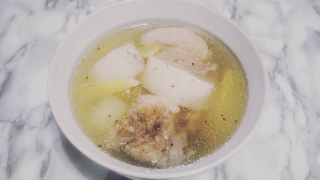 伊藤修子さんのインスタグラム写真 - (伊藤修子Instagram)「電気圧力鍋でスープです。火を使わず済むのはよいですがやはりフィスラーの圧力鍋欲しいような…。」10月12日 21時00分 - itoshuko