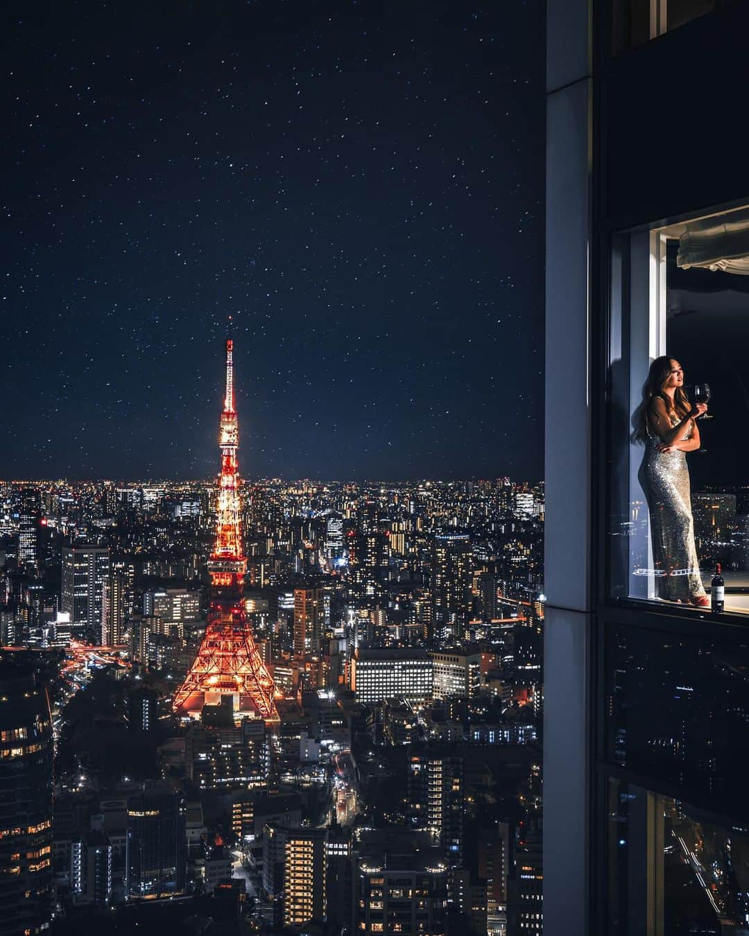 R̸K̸のインスタグラム：「Having a drink with dark ruby red in color, charming perfume. Chilling out in the night of the most glamorous city. #hellofrom Tokyo Japan ・ ・ ・ ・ #beautifuldestinations #earthfocus #earthoffcial #earthpix #thegreatplanet #discoverearth #roamtheplanet #ourplanetdaily #lifeofadventure #livingonearth #theglobewanderer #visualambassadors #stayandwander #welivetoexplore #IamATraveler #wonderful_places #TLPics #depthobsessed #visit #voyaged #sonyalpha #bealpha #aroundtheworldpix #moodygrams #artofvisuals #complexphotos #d_signers #lonelyplanet #nightphotography @sonyalpha @hypebeast @highsnobiety @lightroom @soul.planet @earthfever @9gag @500px @paradise」