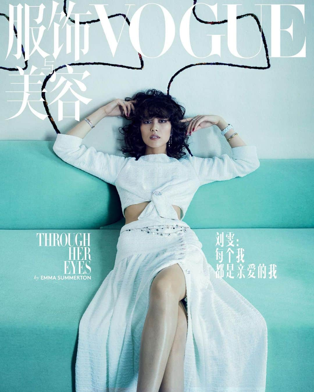 リウ・ウェンさんのインスタグラム写真 - (リウ・ウェンInstagram)「Six sides of myself captured by six wonderful women for @voguechina’s November issue covers! Very proud and grateful to @angelica_cheung @yuhang_yao @slavycz @emmasummerton @fumikoimano @carinbackoffphoto @WenXinZhang @ren_lijun #XieQi @z.qiann 😘 To everyone: always remember to love all the sides of yourself, too!」10月12日 21時17分 - liuwenlw