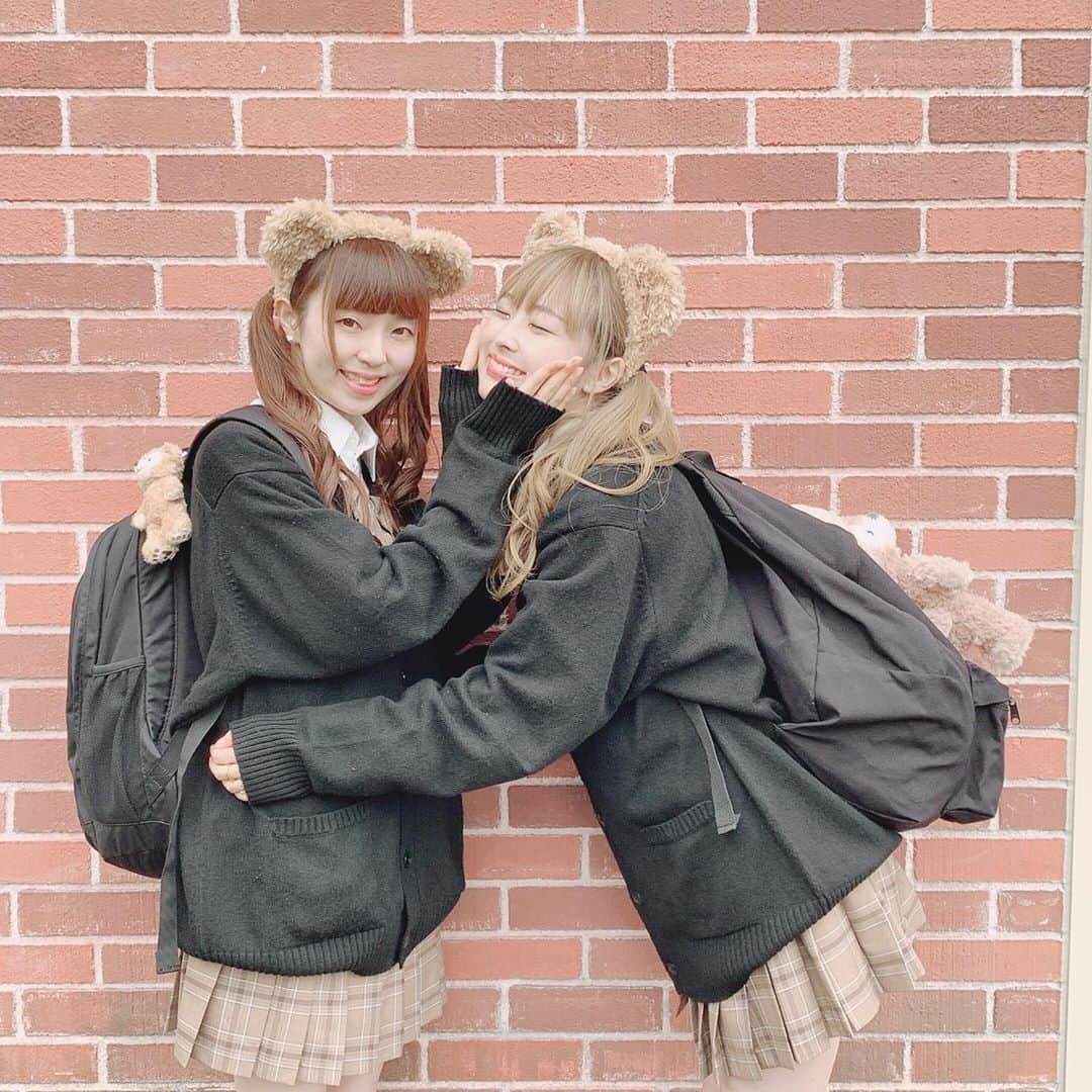 茉里のインスタグラム：「. みづき( @mizki_oyasumi )と念願の制服ディズニーしてきた🧸  投稿続くよ  #disneyland  #disneyresort  #制服ディズニー」