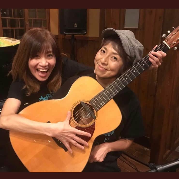 田村直美のインスタグラム：「アミーガ⭐︎フラミンゴ vo&ag田村直美・vo&ag長井ちえ 「Hola!!」  2020/11/14(土) 幕張ジャイネパール OPEN 15:30　START 16:00  料金3000円均一（フード、ドリンク別） ＊先着20名様  予約・問い合わせ：043-213-1192 その他お問い合わせ：玉置様090(2669)7424  幕張ジャイネパール 千葉県千葉市美浜区打瀬２丁目１２ -------------  2020/11/15(日)　名古屋レイドバック ~レイドバック8→9周年おめでとう~ open 17:00 start 18:00 前売￥3,500-当日￥4,000- (別途2order)  ＊限定20名様 ＊当日は整理番号順での入場となります  <田村直美FC>  clockworker優先あり 10/15(木)、16(金)　レイドバックHPより　 会員番号、お名前、枚数　お書きの上申し込みください  ★お問い合わせ・予約★ http://laidback122.jimdo.com 052(848)7667 *13:00~17:00(火定休)  レイドバック 名古屋市天白区原2-202 びい6植田」