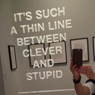 ボビー・ブラウンのインスタグラム：「Happy Monday.」