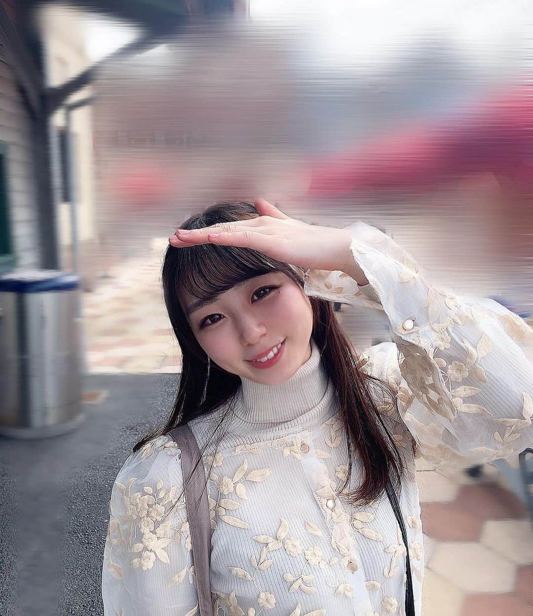 のインスタグラム：「こんばんは！🥰﻿ ﻿ さっき晩ご飯の後、何か食べ足りないな〜💭﻿ と思って、家にオートミールがあったので﻿ 「オートミールクッキー」作りました！🥣﻿ ﻿ 📸（4枚目）です♩﻿ ﻿ オートミールとバナナ混ぜてトースターでチンしただけですが😅🍌﻿ ﻿ 1枚だけ食べました😋﻿ ﻿ 他の写真はこの前お母さんと出掛けた時のです🤗﻿ ﻿ （写真を撮る為、マスクを取っています）﻿ ﻿ ☆……☆……☆……☆……☆……☆﻿ ﻿ ﻿ 今日は暑いぐらいでしたね！﻿ ﻿ 週初めどんな一日でしたか？🥰💭﻿ ﻿ ﻿ ﻿ #Bs2020 #orixbuffaloes #baseball #オリックスバファローズ #プロ野球 #bsgirls #野球 #オリックス #オリ姫 #野球女子 #京セラドーム #京セラドーム大阪 #球場 #大阪 #instagood #instalike #followｍe #オートミール #オートミールクッキー #おでかけ #バナナ」