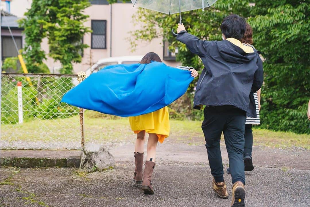 あのコの夢を見たんです。さんのインスタグラム写真 - (あのコの夢を見たんです。Instagram)「#あのコの夢を見たんです 。  #勇者ヨシネ は雨の中もかっこよく 傘ささずに、マントをヒラッと...  #テレビ大阪 では、今日深夜0:12放送です！  #芳根京子 #あの夢」10月12日 21時51分 - tx_anokonoyume