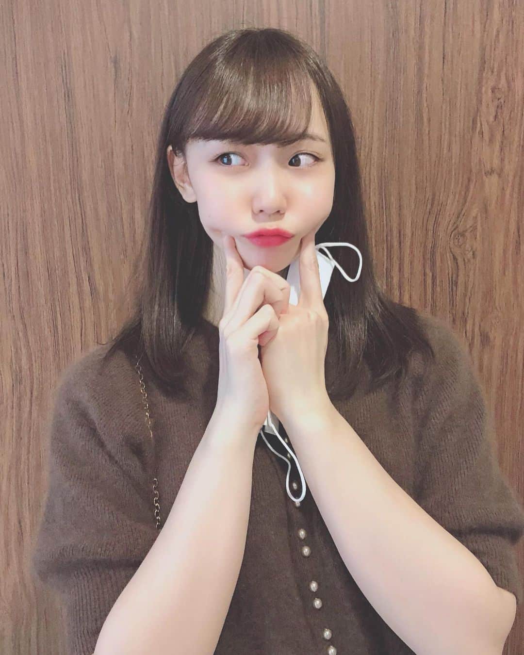 大段舞依のインスタグラム：「﻿ ﻿ 涼しくなって服装選び迷うね〜﻿ 今でも結構代謝がよくて歩いたら暑くなって﻿ 少しだけど汗出ちゃうから余計...😂😂💭﻿ ﻿ 今年も秋冬は、可愛い服がいっぱいだから﻿ いろんなコーデしたいや〜ん〜（笑）﻿ ﻿ もう代謝いいのは、いい事って言い聞かして﻿ 汗だくでも全力でオシャレするかぁ...🤪♡﻿ ﻿ ﻿ 皆さん今の時期どんなコーデしてる＾＾？﻿ ﻿」