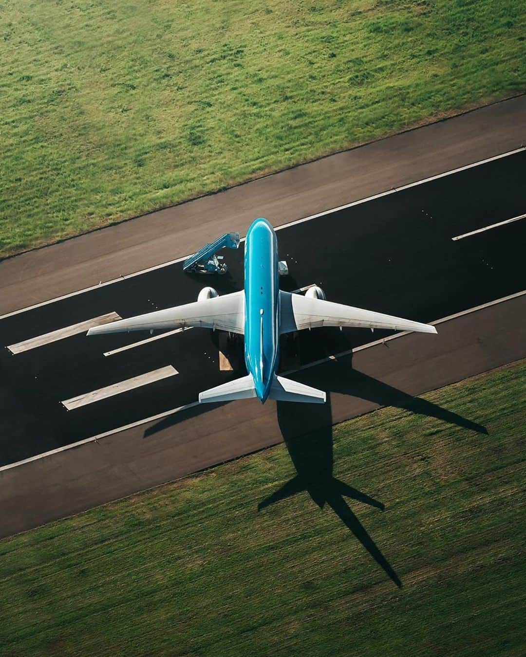 KLMオランダ航空さんのインスタグラム写真 - (KLMオランダ航空Instagram)「From the stunning views of Florence to our own magnificent aircraft, check out our stories to see the beautiful photos taken by KLM pilot @jorrocooper ✈️📸 #KLM」10月12日 21時45分 - klm