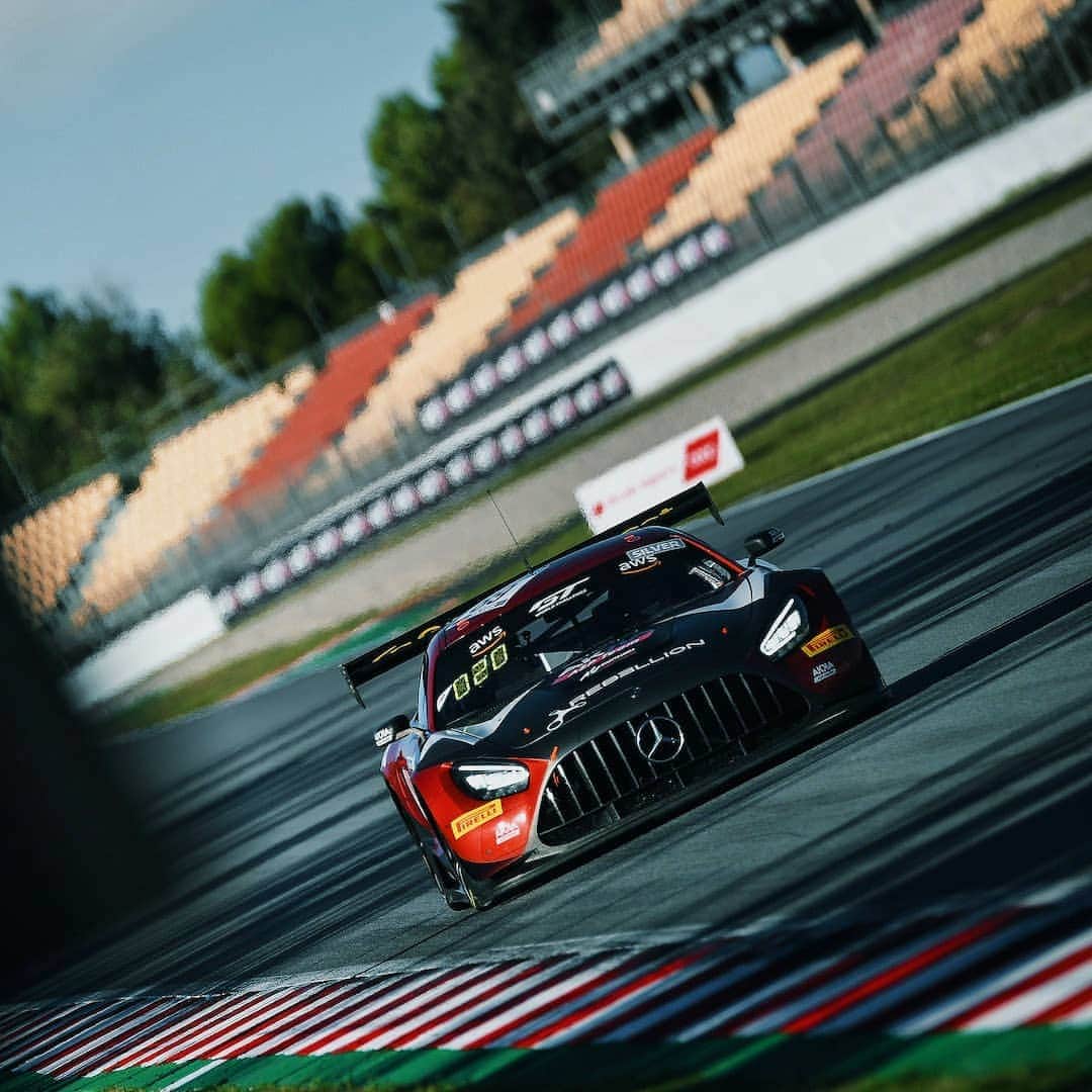 Mercedes AMGさんのインスタグラム写真 - (Mercedes AMGInstagram)「After an exciting weekend in the @gtworldchallengeeurope at the @circuitdebcncat, @timur_boguslavskiy and @akkaaspteam finished the Sprint Cup season second overall in the drivers‘ and team standings. The #88 Mercedes-AMG GT3 claimed the victory in the last race on Sunday with co-driver @team_rmarciello who took third place in the championship.   Our Customer Racing teams @madpanda_motorsport and @sps_performance finished the season third in the Silver Cup and Pro-Am class.   #AMGGT3 #MercedesAMG #10YearsAMGCustomerRacing #GTWorldChEu」10月12日 21時46分 - mercedesamg