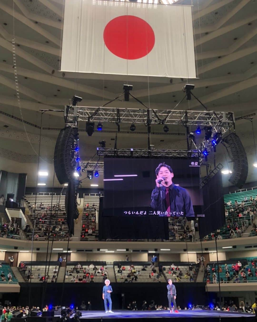 鈴木啓太さんのインスタグラム写真 - (鈴木啓太Instagram)「遂に上々軍団が…  日本武道館に立たせていただきました！  「これが日本武道館の景色か…」  なんて浸る余裕もなく終わってしまいました笑  だって緊張したんだもの！！！ そりゃするよ！！！ しかも新曲のバラード！！！  緊張はしましたが、 本当に貴重な経験をさせていただきました。 サポートしてくれたスタッフの皆さん。 温かく迎えてくれたハロプロファンの皆さん。 軽めのプレッシャーをかけてくれたハロプロメンバー笑  全てに感謝です！ ありがとうございました！  #上々軍団  #日本武道館  #新曲  #号泣  #11月25日発売   よろしくお願いします！」10月12日 21時52分 - jjgd_keita