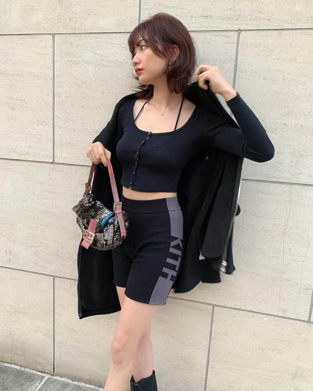 山本ソニアのインスタグラム：「@kithwomen  fall 2020 🖤  #kithwomen  #kith」