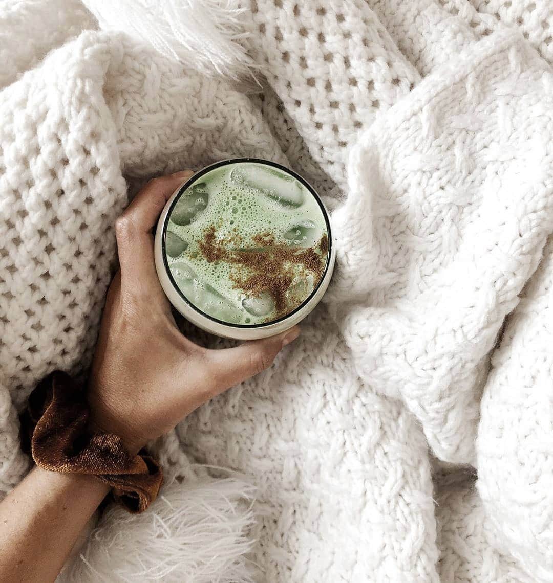 Matchæologist®さんのインスタグラム写真 - (Matchæologist®Instagram)「Make some time for yourself to clear up your mind with a cup of 🍵 #MatchaLatte! 🙏 Special thanks to 📷 @wannabefitchels for sharing with us this beautiful #MatchaMoment! . 🎉 Share with us how you enjoy your matcha by tagging @Matchaeologist #MatchaMoment for a chance to be featured in our story and receive a special 50% discount code off ALL @Matchaeologist products!!  . We’ll select our favourite #MatchaMoment of the week 🍃 every Monday and announce the winner in our story! . If you’d like to give this matcha latte a try and prepare it at home, please visit @wannabefitchels for the full recipe! . 👉 Click the link in our bio @Matchaeologist . Matchæologist® #Matchaeologist Matchaeologist.com」10月12日 21時58分 - matchaeologist