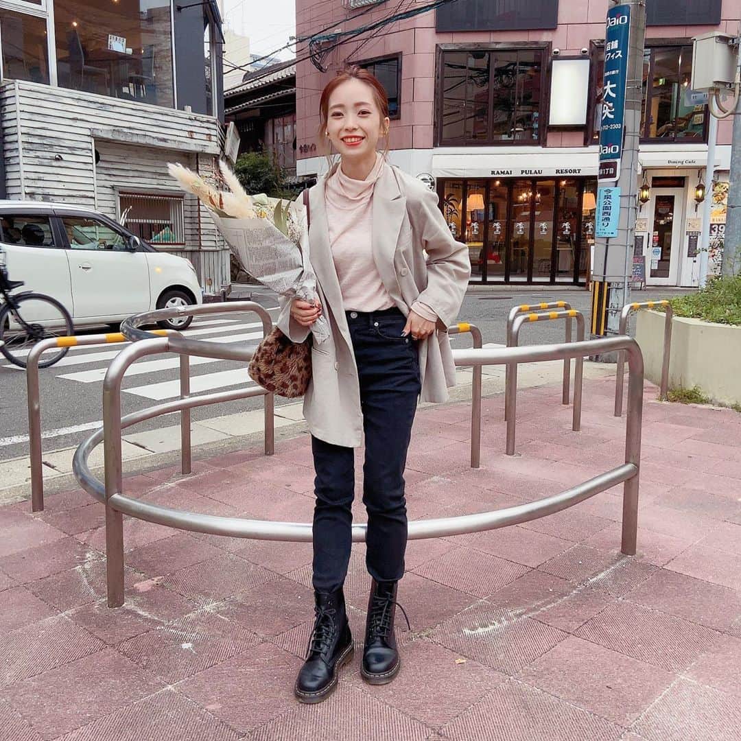塩川裕美のインスタグラム：「. . 可愛いドライフラワーを買った休日💐しあわせ .」