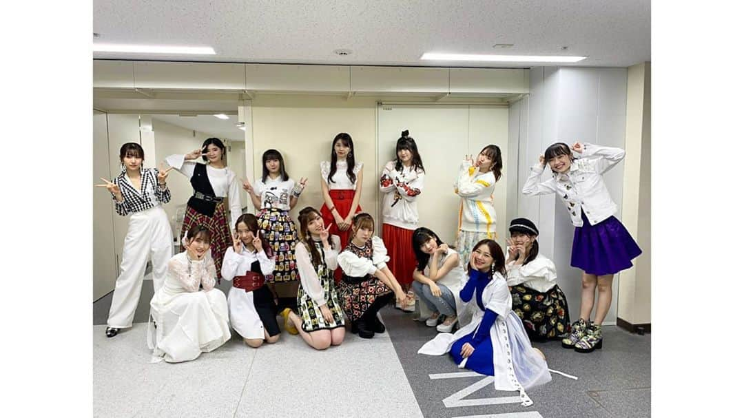 石田亜佑美さんのインスタグラム写真 - (石田亜佑美Instagram)「日本武道館公演 . . ありがとうございました💙 . 青色に包まれて、 たくさんの青色に見守っていただいて、 ステージ、楽しかったです💙 . . 岡村孝子さんの 「夢をあきらめないで」 . 歌わせていただきました . 頑張ろうとしてる、 全ての皆さま、 私も応援しています . . #夢をあきらめないで #日本武道館 #ハロープロジェクト #ハロコン #helloproject #morningmusume20 #モーニング娘20 #石田亜佑美 #緊張はしましたよ #でも楽しかったです #ステージに立てること #幸せです」10月12日 22時13分 - ayumi_ishida.official