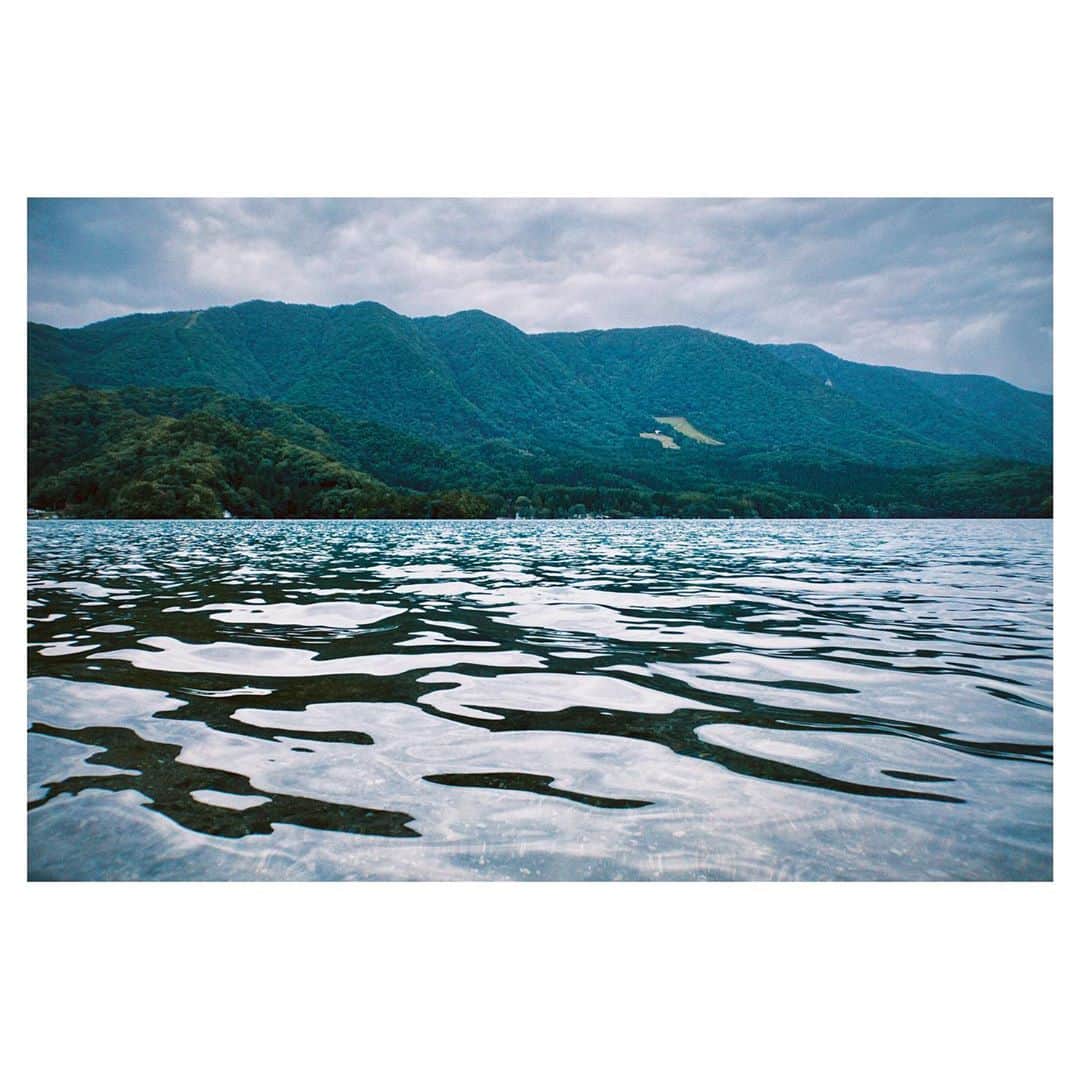工藤大輝のインスタグラム：「先日とある撮影で長野県へ。 こちらは青木湖🚣‍♂️」