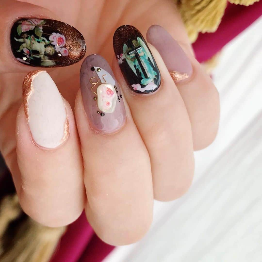 なかやまちえこのインスタグラム：「angel antique nails👼⠀ ⠀ #nail #nails #nailart #ネイル #美甲 #ネイルアート  #japanesenailart #manucure #japanesenails #manicurist #gelnails #أظافر #네일아트 #미용 #vẽmóng #アンティークネイル #antiquenails @swallonnail_rentan @pregelofficial @prexyofficial @bettygel_official @kimagure_cat_whim @nail_premall @candypocket_official @joyartofficial」