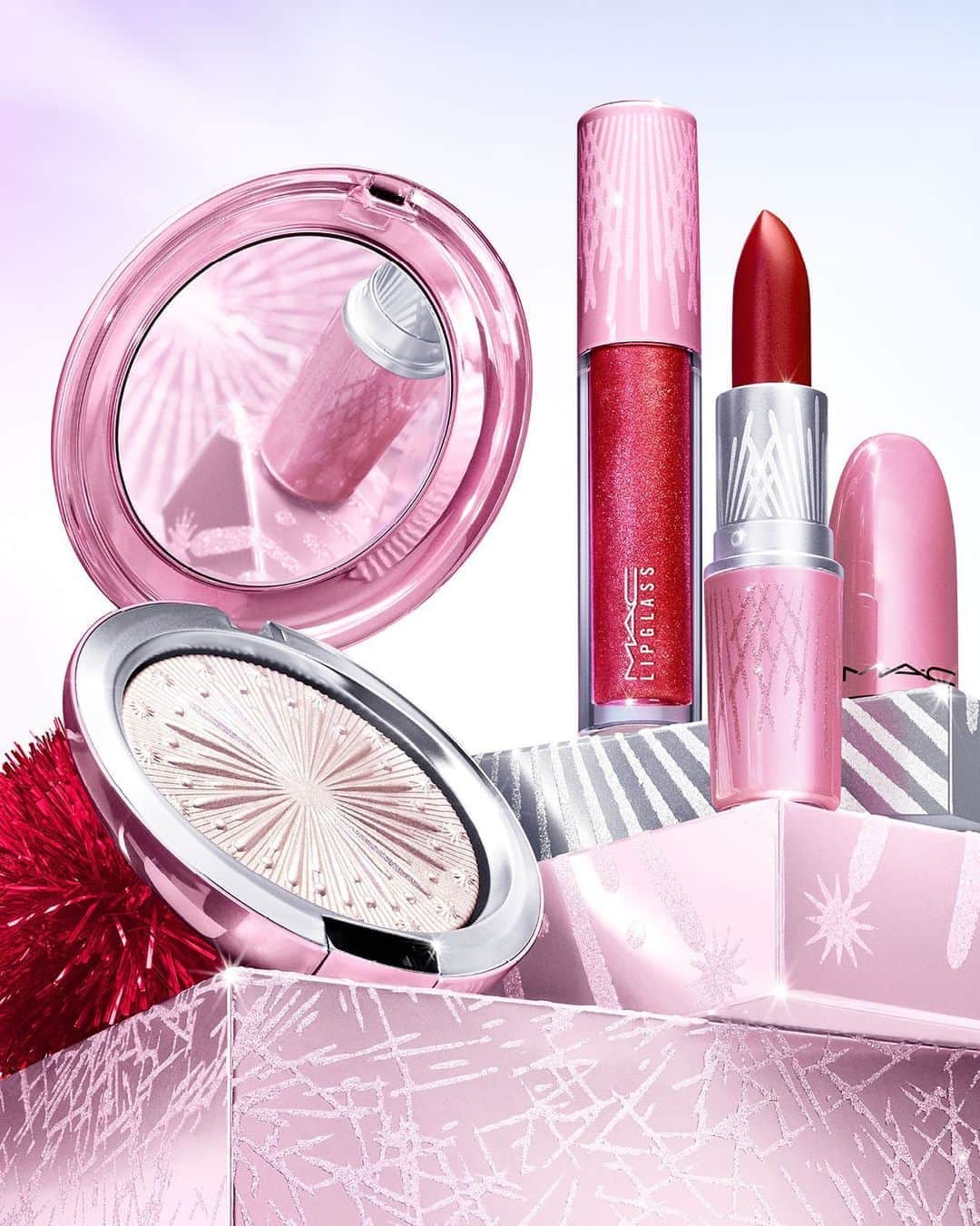 M∙A∙C Cosmetics Japanのインスタグラム：「【明日公式オンライン先行発売】 冬の花火からインスパイアされたM･A･Cホリデー コレクション❄️ @maccosmeticsjapan プロフィールのハイライトから、ホリデーコレクションの情報をチェック☑️✨ #MACFrostedFirework  ㅤ 右から、 ・リップスティック(限定5色)  ・リップガラス(限定5色)  ・エクストラ ディメンション スキンフィニッシュ(限定2色) ㅤ *10月13日（火）公式オンライン先行発売 午前10時発売予定。システムの影響により、発売が多少前後する可能性がございます。何卒ご了承ください。 *10月16日（金）全国発売 店頭での事前予約を承っております。 ㅤ ㅤ #MACクリスマスコフレ2020 #MACHoliday #MACCosmeticsJapan #MACコスメ#MACCosmetics #コスメ #メイク #ホリデー #コフレ #クリスマスコフレ #クリスマスコフレ2020 #ホリデーシーズン #クリスマスプレゼント #メイク動画 #コスメ好き #メイクアップ #ホリデーコフレ #コスメ購入品 #makeup #cosme #cosmetics #holiday #holidaymakeup #holiday #holidays #holiday2020」