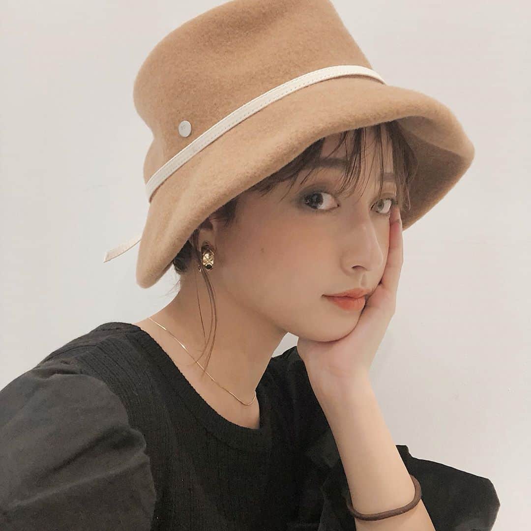 kaneshima ayaさんのインスタグラム写真 - (kaneshima ayaInstagram)「♡ NEW帽子👩🏻‍🎨♡ ノッポさんみたいで可愛い、、、🧶♡ @override_official」10月12日 22時40分 - ayaaa0214