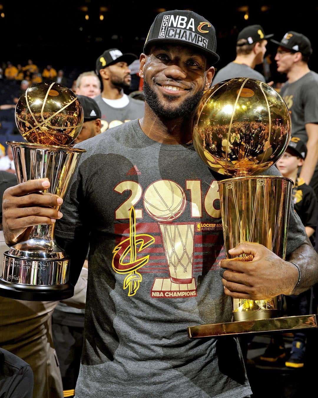 のインスタグラム：「Four times @nba champion with 3 different teams 👏🏿  Respect King 👑 #Nba #Lakers #LebronJames #KingJames」