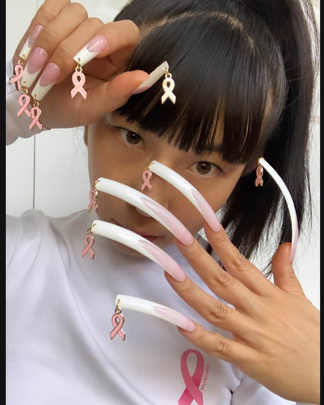 Mei Kawajiriさんのインスタグラム写真 - (Mei KawajiriInstagram)「PinkRibbon 🎀 x @balenciaga 🤍 #Nailsbymei #frenchnails」10月12日 23時00分 - nailsbymei
