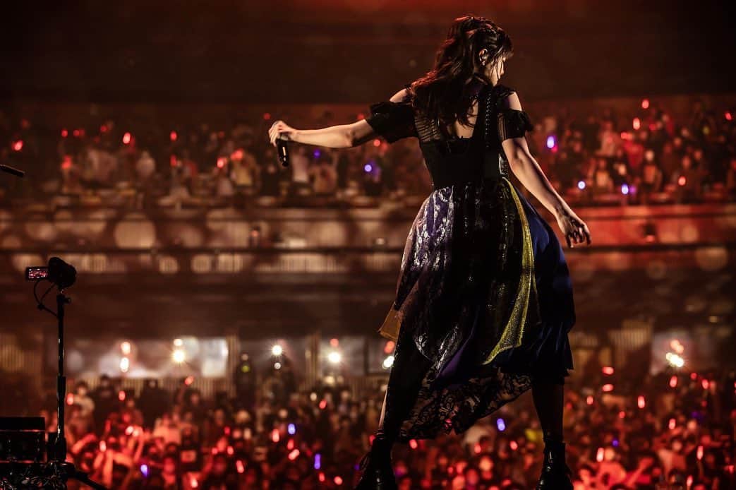 鈴木このみのインスタグラム：「🎤🎤🎤 「鈴木このみ Live 2020 〜Single Collection〜」  Twitterやblog、色んな所で文章を書いたので、次は写真を載せていくぞー!!!  #鈴木このみライブ」