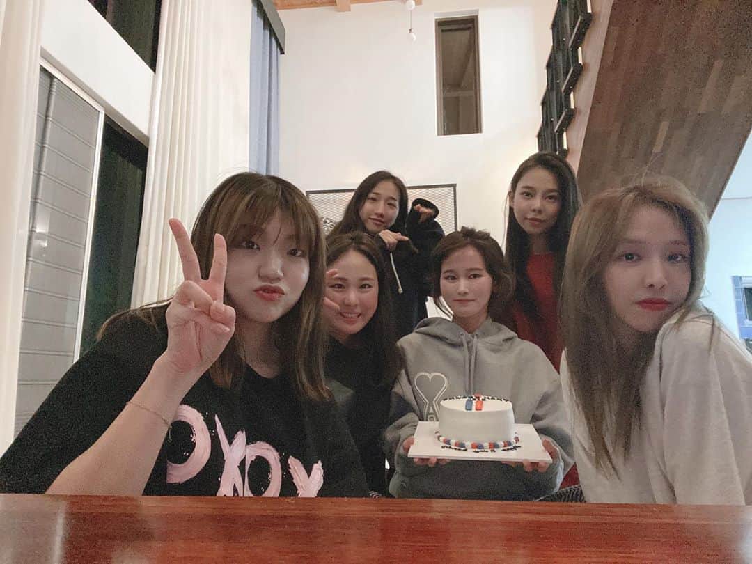 ユジン のインスタグラム：「#짱친생일」