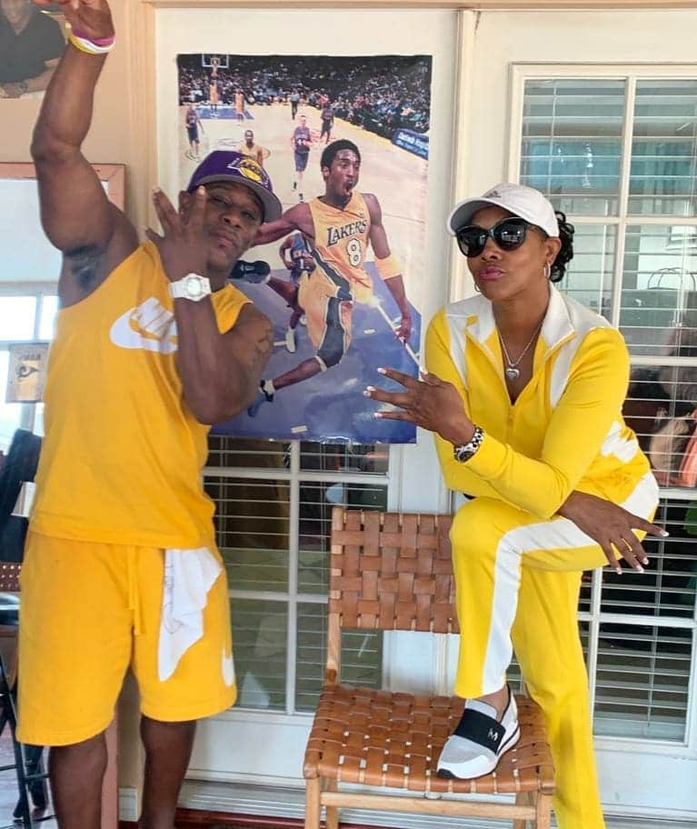 ヴィヴィカ・A・フォックスさんのインスタグラム写真 - (ヴィヴィカ・A・フォックスInstagram)「GM Dawlings! #AboutLastNite CONGRATS TO @nba CHAMPS @lakers Thanks 4 an AMAZING season dedicated to #Kobe & social quality & injustices in da bubble! FUNTIMES w my gurl @kia.todd & hubby @BodsbyTodd & friends! #Lifeisgood #GodIsGood #Blessed #Respect #GurlPower #VivicaFoxHair #TeamVivica #TeamFox #LoveWins #BossMoves #ClassicBadChick #Kobe&Gigi #BlackMamba #GONETOSOON #RESTINPOWER #RESTINPARADISE #LAKERNATION 🤗🙆🏽‍♀️🤑💛💜」10月12日 23時21分 - msvfox