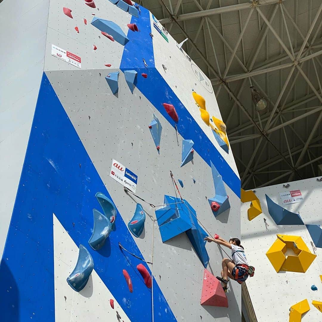 平山ユージさんのインスタグラム写真 - (平山ユージInstagram)「Lead youth Japanese championships 2020.  Great Wall, great routes all goes great with Covid-19😎  I think to watch this comp it makes me clear that great future of our climbing scene✨✨✨  リードユース日本選手権、素晴らしい壁のに素晴らしいルート、すべてはこのコロナ禍の中でも素晴らしい大会でした。そんな大会を観てクライミングには素晴らしい未来が開けていると思いました。  #brightness #inclimbing #localgovernment #localcommunity #南砺市 #北陸電工 #平野電業　#jmsca  @sakuragaike  @bluepillclimbing  @squadraholds  @grizzlyholds  @basecamp.import」10月12日 23時35分 - yuji_hirayama_stonerider