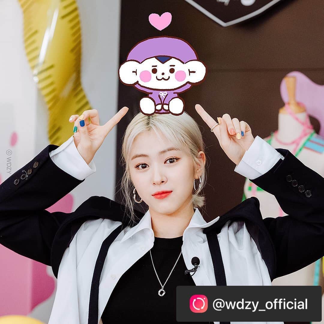 JYPエンターテインメントさんのインスタグラム写真 - (JYPエンターテインメントInstagram)「@wdzy_official   You know what they say, best friends look alike... 💕 #ITZYwithMIDZY #WDZY ⠀ And on screen, this combination is so wholesome!👭 ⠀ #Yeji #Lia #Ryujin #Chaeryeong #Yuna #HATT #LYA #TUK #CHUNGEE #CABBIT #ITZY #MIDZY #LINEFRIENDS  ⠀ 친구는 서로 닮는다더니 .. 💕 ITZY랑 완전 똑 닮았잖아! #ITZYwithMIDZY #WDZY #윗지 ⠀ ⠀ 이 조합, 완전 찬성이요!👭 ⠀ #예지 #리아 #류진 #채령 #유나 #햇 #랴 #툭 #청이 #캐빗 #있지 #믿지 #라인프렌즈」10月13日 9時10分 - jypentertainment