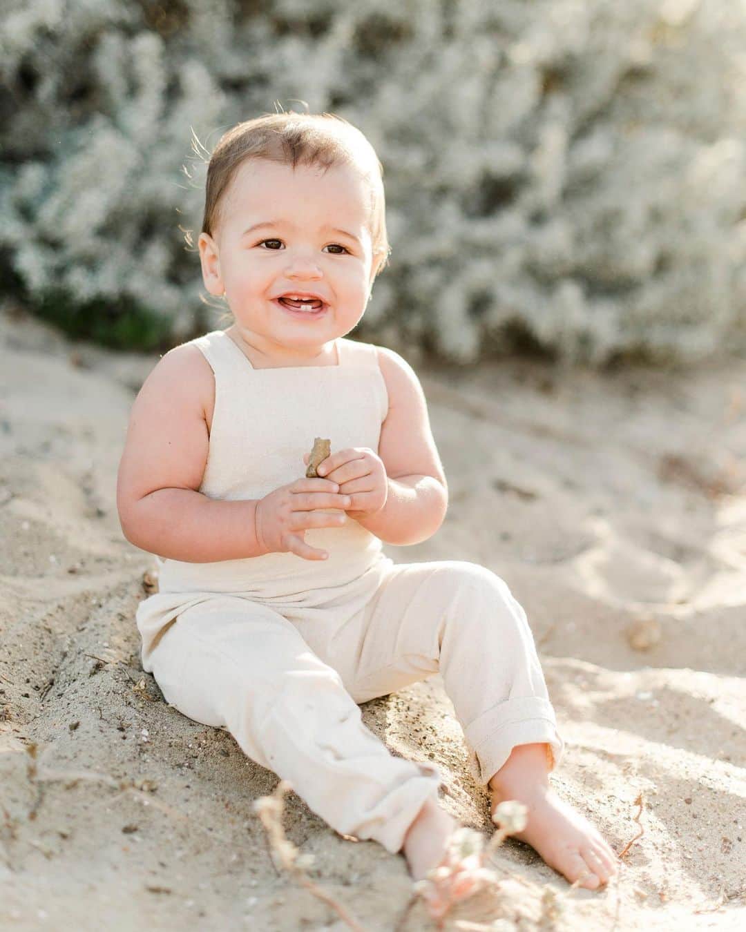 carlyのインスタグラム：「I simply cannot wrap my head around the fact my baby is one!! It’s crazy! It’s been quite the year, but I can tell ya there is no one else I’d rather be stuck at home with. My thrill-seeking wild child 🥰 here’s to hoping your next trip around the sun involves more adventure and your curiousity and zest for life continue to flourish. I love being your mama, Crew 💛 ps- the last picture is his FIRST picture. He came out smiling 😄」