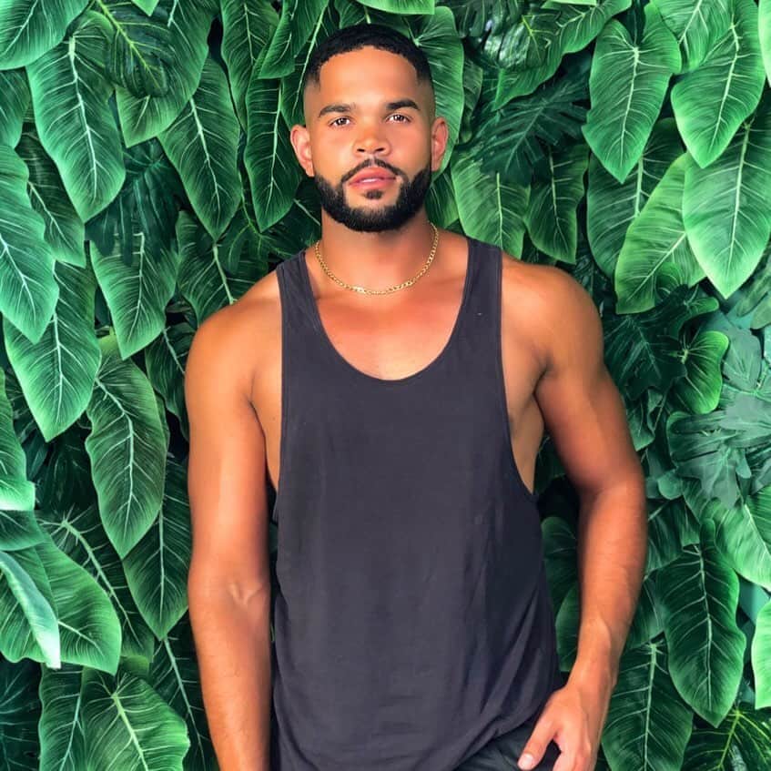 ディジョン・タルトンのインスタグラム：「I’m Tarzan... you down to be Jane?」