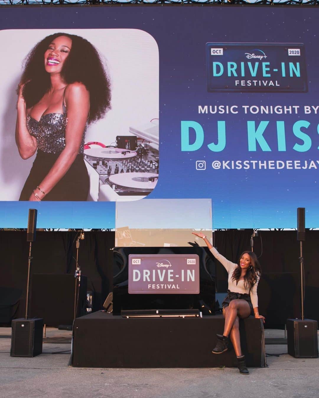 Kissさんのインスタグラム写真 - (KissInstagram)「They finally let me out the house y’all!! 😂😂 Had such a good time spinning for the @disneyplus Drive-In Festival yesterday. As much as I love a good IG Live set, I really miss spinning in person for a live crowd! 😜 Thanks for having me @djmichellepesce and @nonaentertainment! 💫🙏🏾」10月13日 9時28分 - kissthedeejay