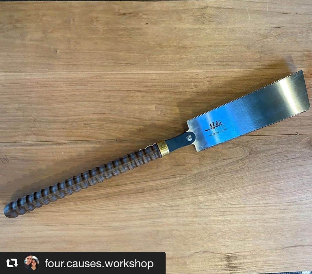 SUIZAN JAPANさんのインスタグラム写真 - (SUIZAN JAPANInstagram)「Cool! It's the only one saw in the world👍﻿ ﻿ #repost📸 @four.causes.workshop﻿ Custom Ryobi saw complete. #woodworking #handtools #japanesehandtools #walnut #diy﻿ ﻿ #suizan #suizanjapan #japanesesaw #japanesesaws #japanesetool #japanesetools #craftsman #craftsmanship #handsaw #pullsaw #ryoba #dozuki #dovetail #flushcut #woodwork #woodworker #woodworkers #woodworkingtools #diyideas #japanesestyle #japanlife」10月13日 10時13分 - suizan_japan