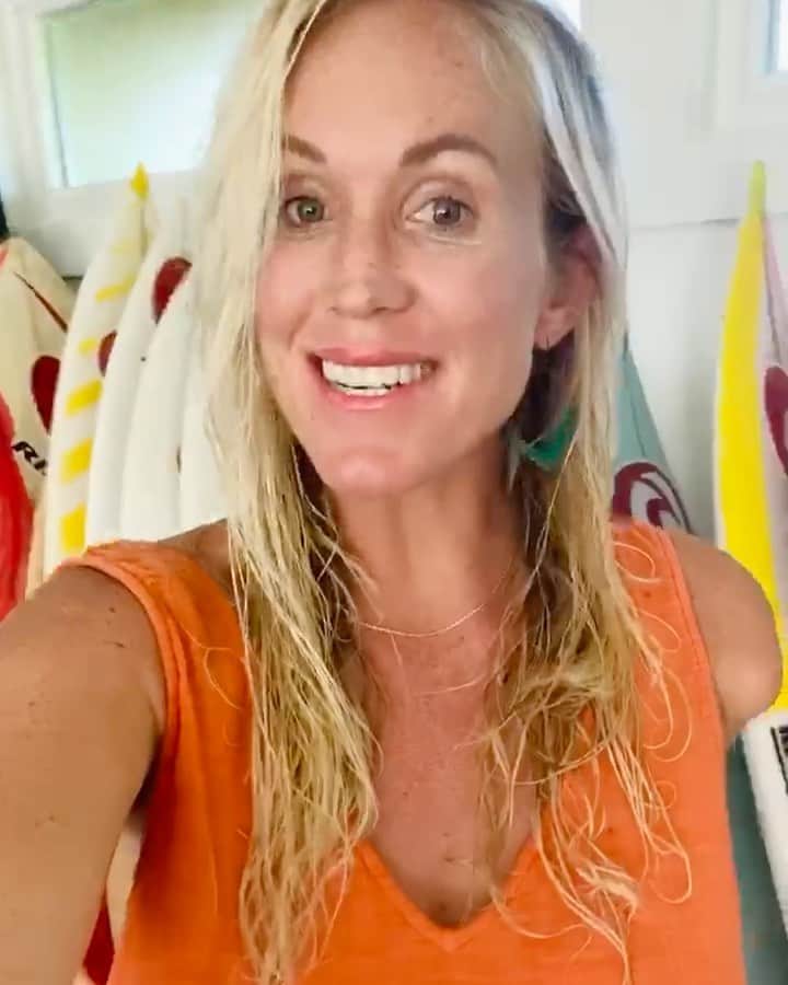 Bethany Hamiltonのインスタグラム：「Hey hey everyone so here are the winners to my personal signed Surfboard Giveaway!!! Winners are: Jill B., Michael K., Vincent K., and Casey L! CONGRATS YALL!!! Winners, check your email for how to receive your prize!  Mahalo to @nowfoodsofficial, @cobianfootwear, and @stickybumpswax for pitching on of an epic array of prizes, and a big thank you to everyone who entered!!!」